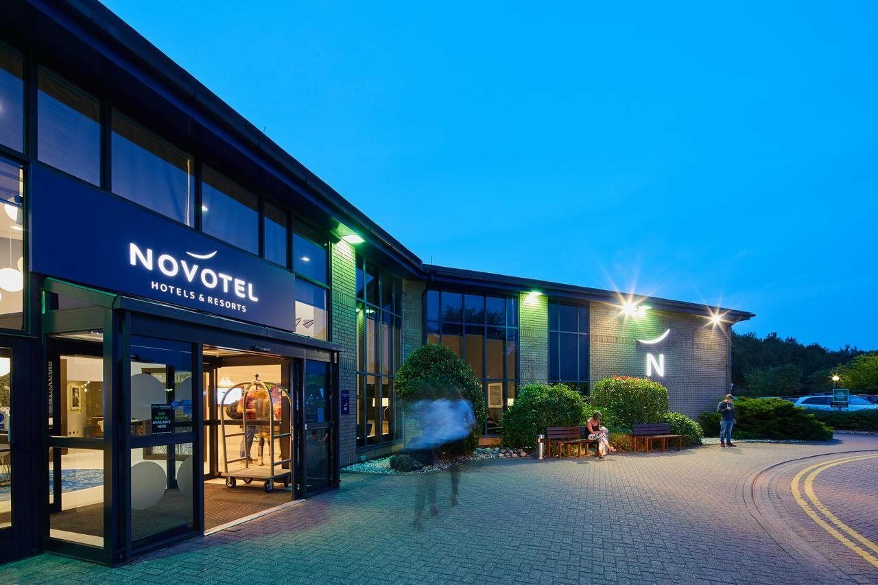 Novotel London Stansted Airport Stansted Mountfitchet Exterior foto